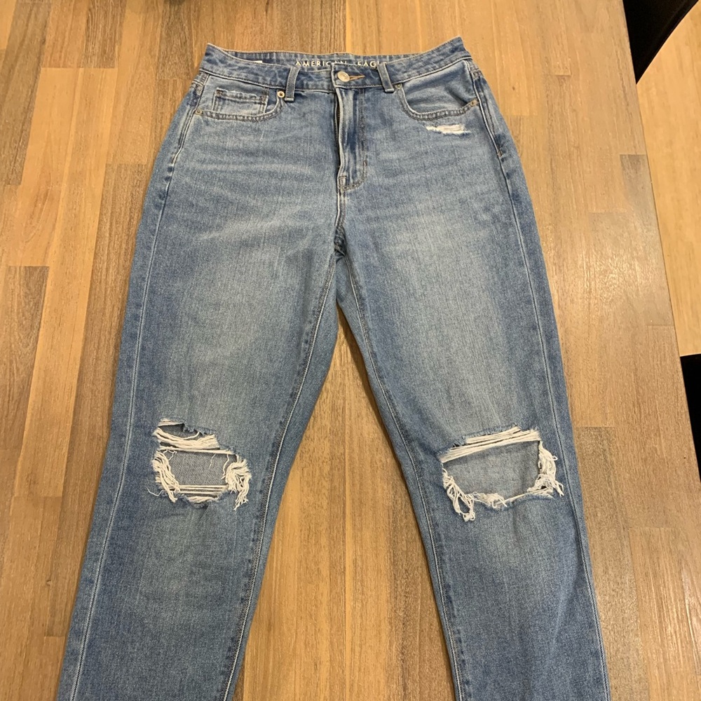 Ae Mom jeans size 4